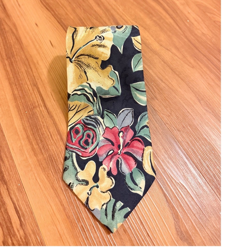 Braemore Mens 100% Silk Tropical‎ Floral Necktie Navy Blue Pink Yellow Canada
